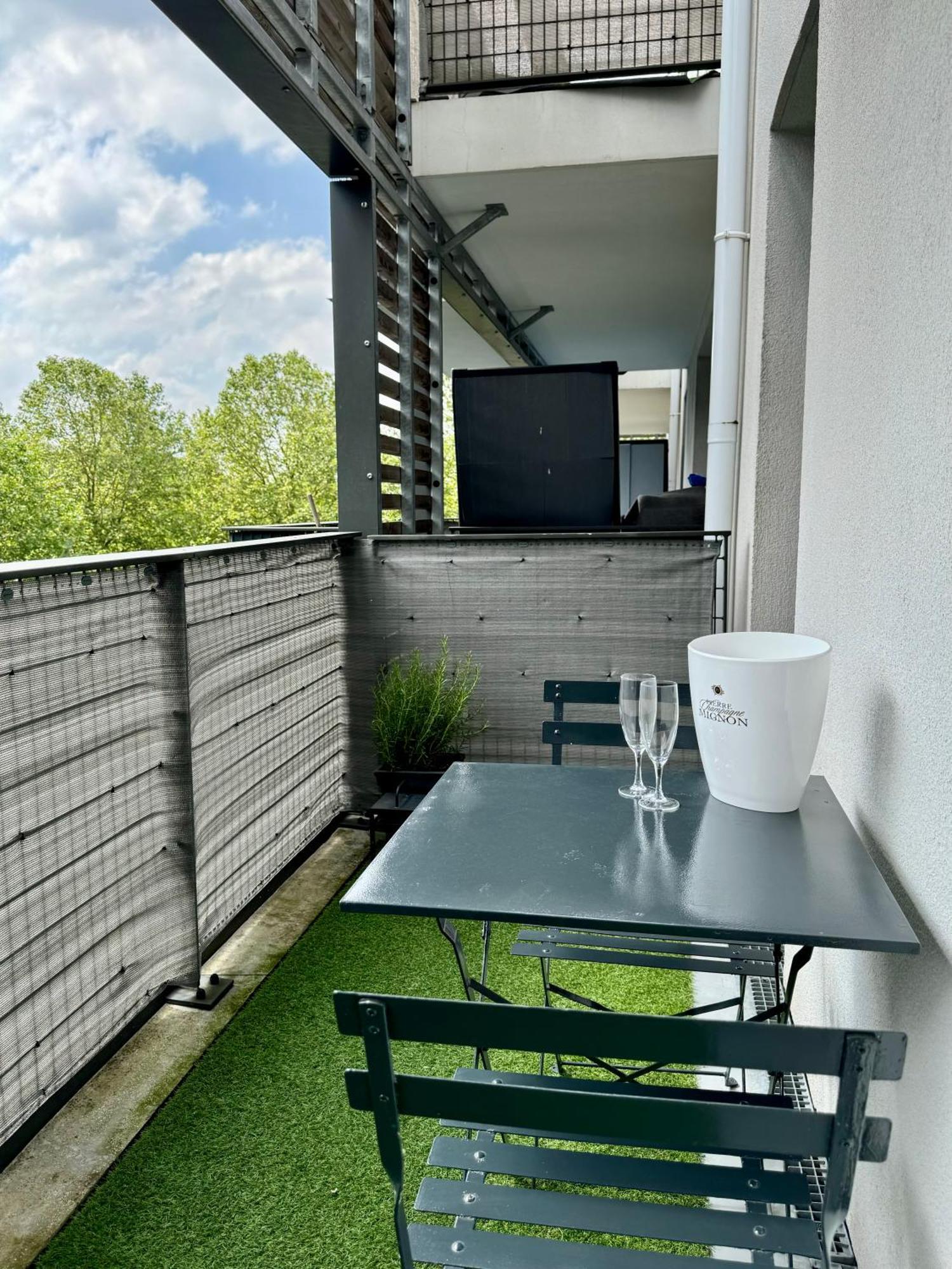 Studio 2 Adultes 2 Enfants Parcs Disneyland Paris Montévrain Exterior foto